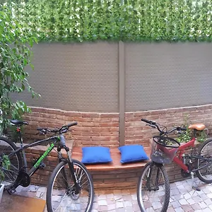 Loft, Bikes & Optic Fibre Wifi By Bar St And Park Apartamento