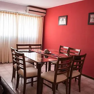 Amplio Departamento -excelente Ubicacion- Con Cochera Apartamento
